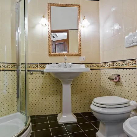 Guesthost - Duomo View Anna's 아파트 *